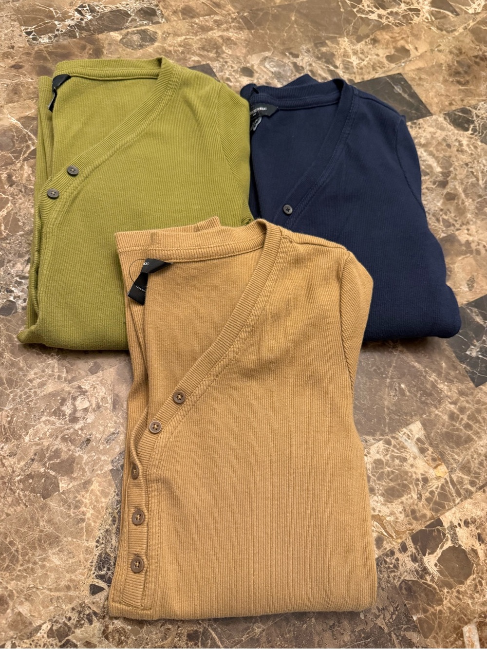 Banana Republic deep Ribbed V-Neck Henley Long Sleeve Top